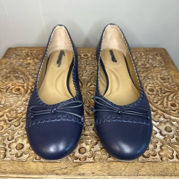 Talbots Women's Navy Stitch Nappa Ballet Flats Sz 7.5 - Picture 2 of 7